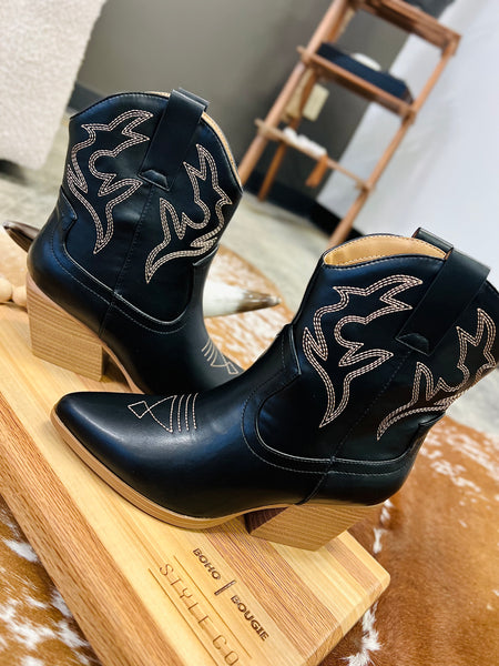 Cadillac Black Western Embroidered Boots